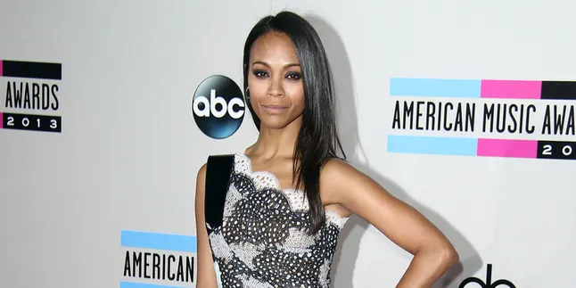 Zoe Saldana Akui Dirinya Hamil Anak Pertama?