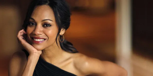 Zoe Saldana Akui Punya Gangguan Impulsif Zoe Saldana Akui Punya Gangguan Impulsif
