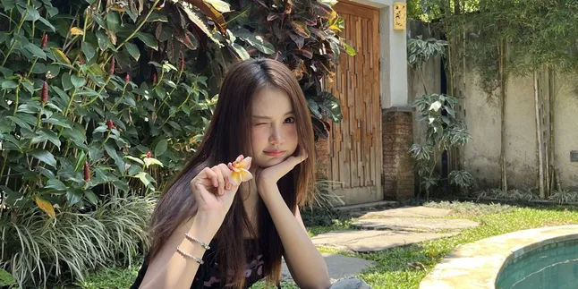 7 Potret Carmen Hearts2Hearts Mudik dan Pamerkan Pesona Alami Khas Bali