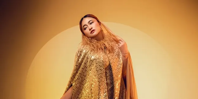 7 Potret Marshanda Edisi Lebaran, Tampil Kompak dengan Sienna - Sama-Sama Cantik