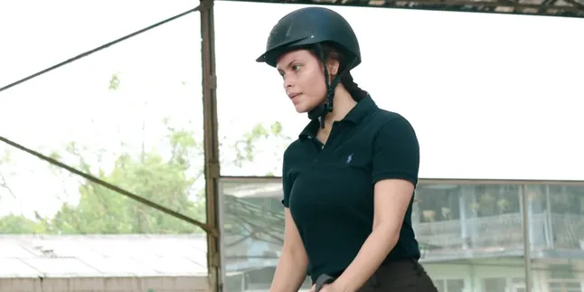 7 Potret Stevanie Tawana Sheldrick, Bintang ASMARA GEN Z yang Doyan Naik Kuda