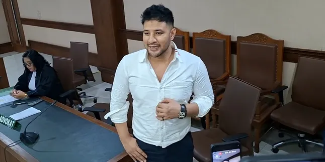 Ammar Zoni Bacakan Pledoi, Akui Bersalah - Sebut Bakal Jadi Kasus Terakhir