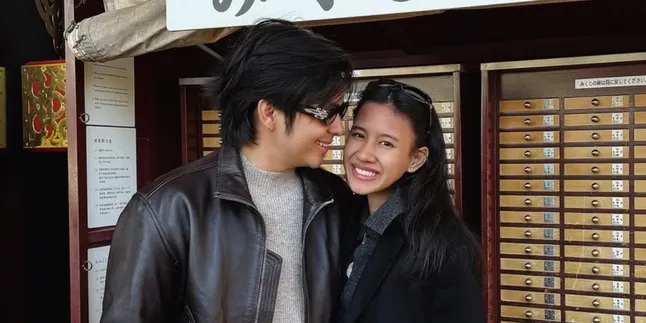 Angga Yunanda Liburan ke Jepang Bareng Shenina Cinnamon, Beli Baju Bayi