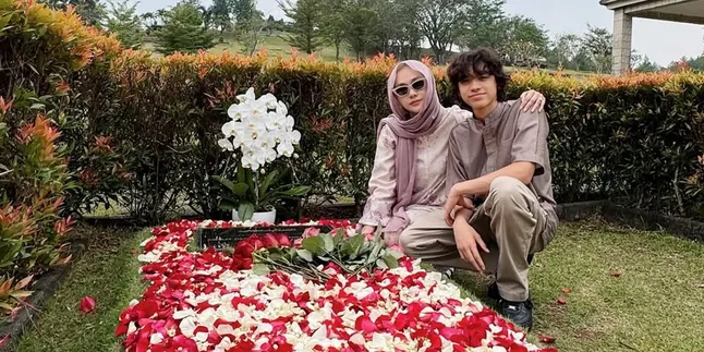 Bunga Citra Lestari Nyekar bersama Ibu dan Anak Tercinta, Rayakan Ulang Tahun Ashraf Sinclair