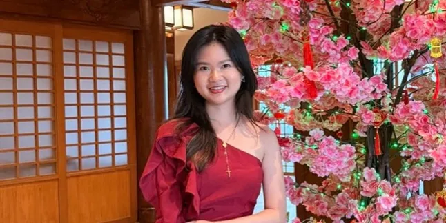 Felicia Tissue Dilamar dengan Romantis, Wajah Tunangan Masih Rahasia