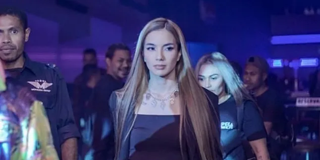 Hadiri Pemakaman Ibunda Anji, Sheila Marcia Menyesal Tak Sempat Silaturahmi