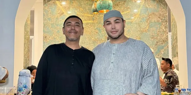 Potret Ivan Gunawan I'tikaf di Masjid Barunya, Cari Keberkahan Ramadan