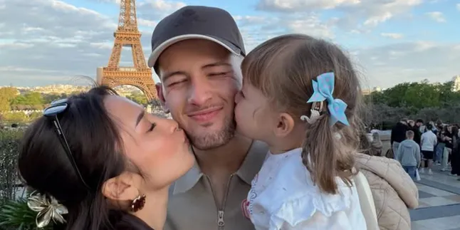 Jennifer Coppen Liburan ke Paris Bareng Justin Hubner & Kamari, Berharap Tahun Depan Berempat