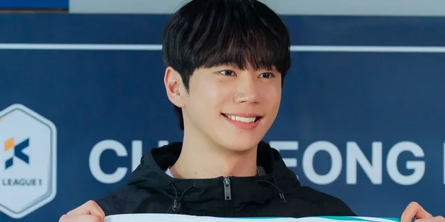 JTBC Bagikan Penampilan Perdana Lee Jun Young di Balik Karakter Drama Reborn Rookie