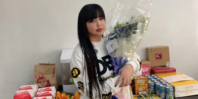 Park Bom Bagikan Surat Tulisan Tangan Soal Isu Sandara Park, Bahas Karier 2NE1