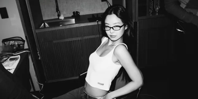 Potret Jennie BLACKPINK di New York, Pakai Singlet Doang Cakep