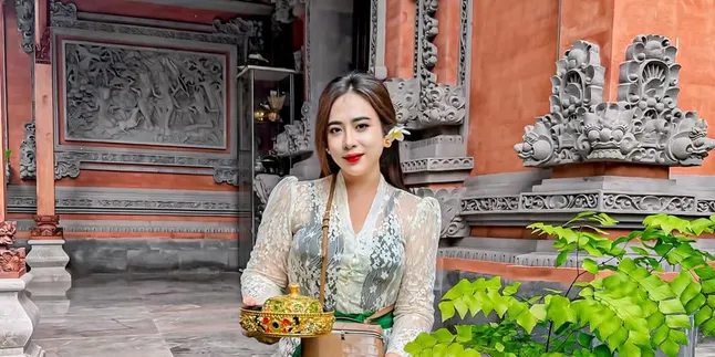 7 Potret Maharani Kemala Turun Beri Bantuan pada Korban Banjir Bali