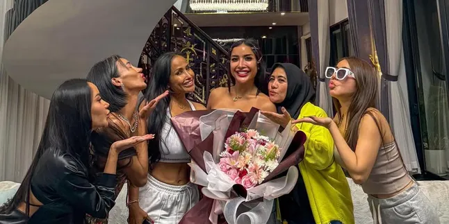 Potret Millen Cyrus Ulang Tahun ke-26, Dirayakan bersama Sahabat