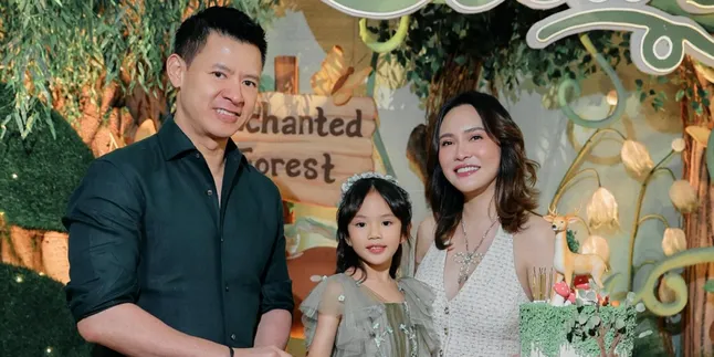 Potret Shandy Aulia Rayakan Ultah Claire, David Herbowo Hadir