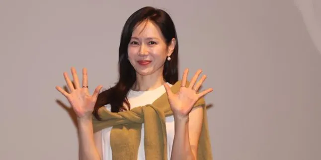 Potret Son Ye Jin Sering Minta Bantuan Hyun Bin Hafalin Naskah, Bersedia Akting Bareng Lagi