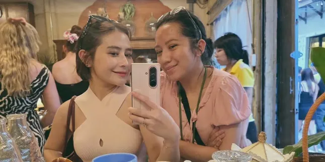 Prilly Latuconsina Akhirnya Liburan Bareng Sahabat Sejak TK dan SMA, Jadi Kado dari Omara Esteghlal