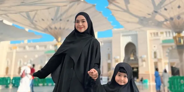 Ria Ricis Ditipu Travel Umrah, Terpaksa Tunda Keinginan Ibadah ke Tanah Suci