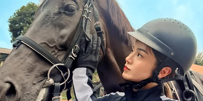 The Excitement of Dara The Virgin While Horse Riding, Appearing Full of ...