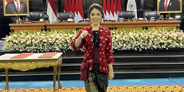 Tina Toon Cerita Perjuangan Menyusui, Sempat Stres ASI Tak Keluar - Payudara Bengkak