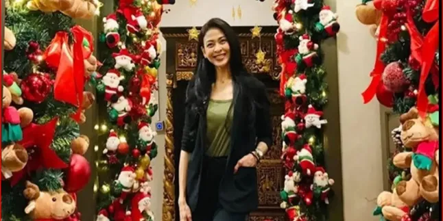 Indira Paramarini Sudiro Appears Elegant Celebrating Christmas with Joy, Here’s the Snapshot