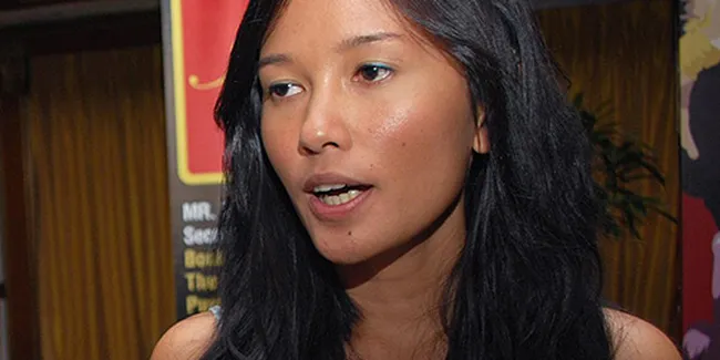 Lola Amaria - Titi Sjuman Lesbian!