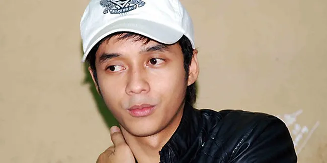 Adly Fairuz, Pertama Akting Dibilang Bego