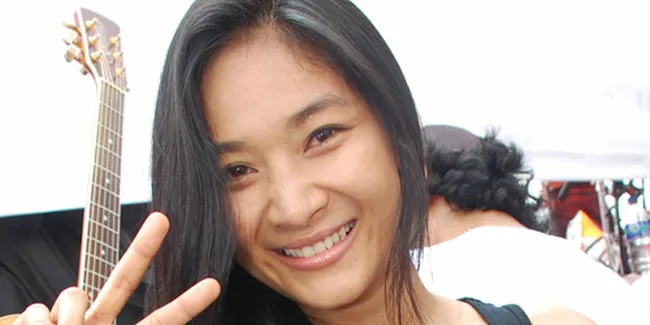 Happy Salma Kritik Pejabat