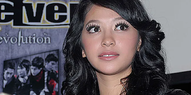 Poppy Bunga Dekati Elven Demi Album Solo?