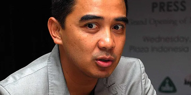 Malam Tahun Baru, Artis Bantu Atur Lalu Lintas