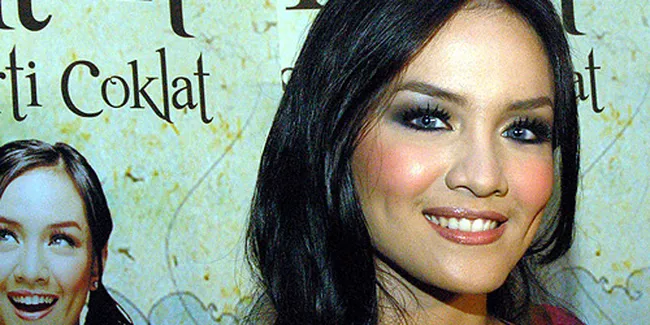 Intan Nuraini 'SEPERTI COKLAT' 