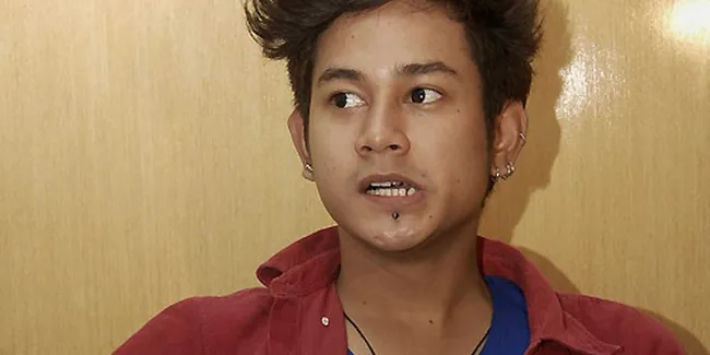 Dwi Andhika Ketagihan Tindik