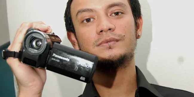 Eno Netral Filmkan Kisah di Balik Panggung