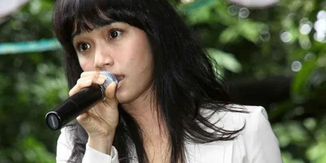 Hammers Gank, Band Rock 'n Roll Besutan Intan Ayu