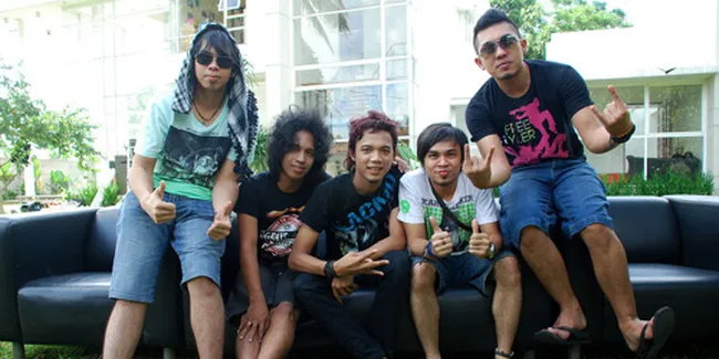 Personil Zigaz Saling Berebut Cewek 