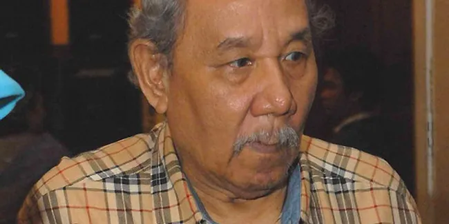 Mendiang Ebet Kadarusman Raih Penghargaan IRA 2010