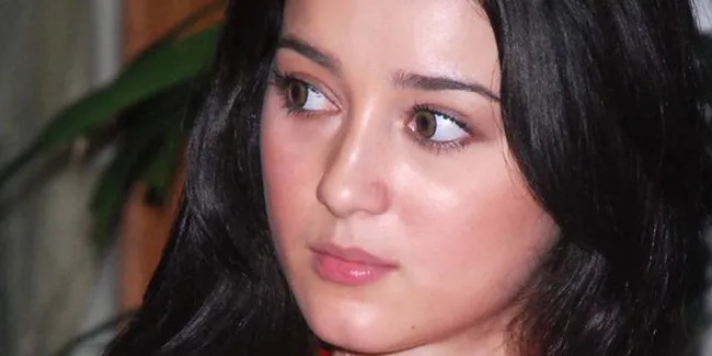 Julie Estelle Libur Sebulan Gemukkan Badan