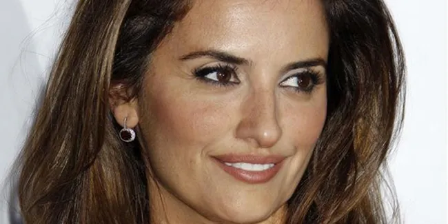 Para Aktris Gabung Sean Penn Untuk Sumbangkan Gaun