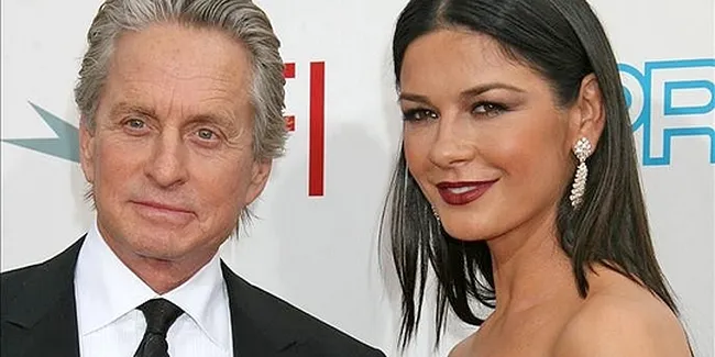 Michael Douglas Bangga Istrinya Foto Bugil