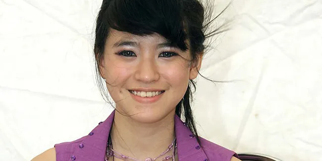 Jane Aprilia Bangga Duet Bareng J-Rocks