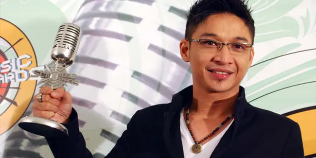 Pasha Ungu Bantah Dekat Dara The Virgin