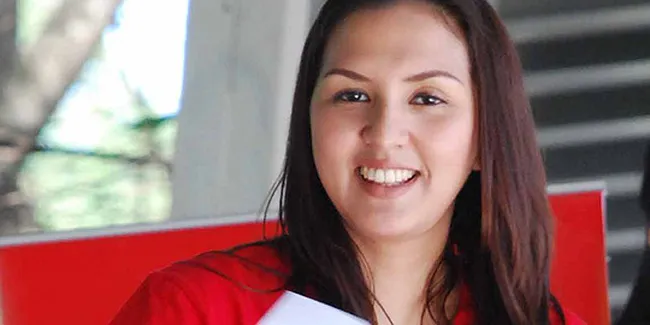 Donna Harus Jalan 3 Kilo Demi Nonton Bola