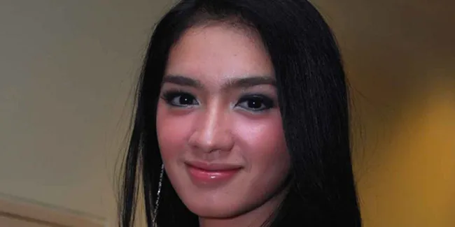 Angel Karamoy Sering Tinggalkan Anak di Rumah