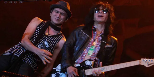All Indonesian Rockstar Awali Konser Slash