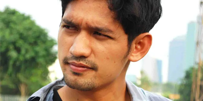 Ibnu Jamil: Panjat Pinang Pake Sarung, Boleh Juga