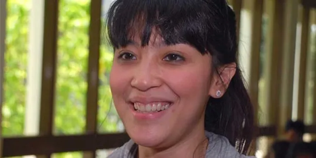 Sophie Navita 'Tertantang' Main di SIMFONI LUAR BIASA