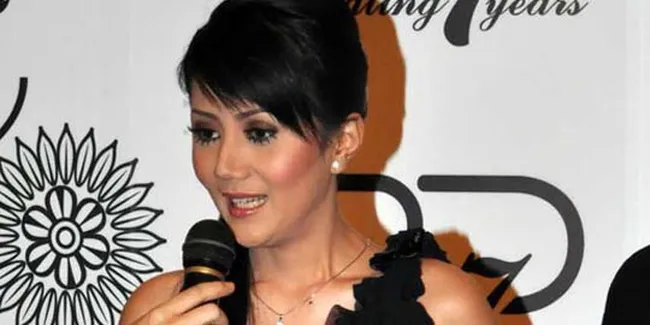 Islah Aida - Zainuddin MZ Harus Terbuka