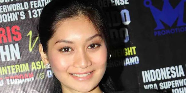 Ayu Pratiwi: Ternyata Chris John Kecil dan Putih