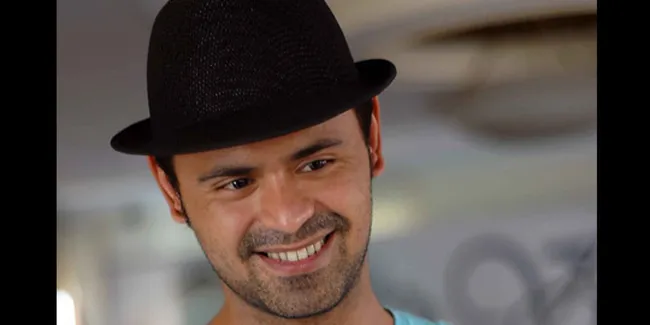 Nyaris Botak Ganggu Kehidupan Mike Lucock