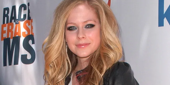Goodbye Lullaby, Album 'Dewasa' Avril Lavigne