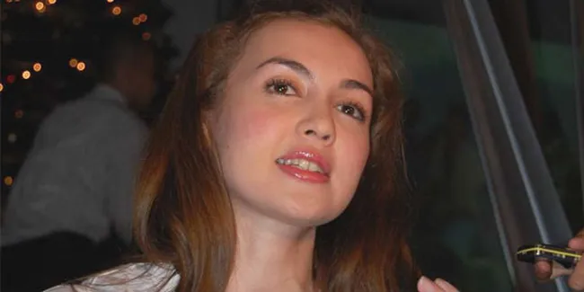 Rianti Cartwright Jadi 'Kamus Hidup' Suami